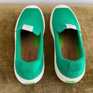 Cariuma Slip-on Sneakers, Green, 7.5 women, 6 men.